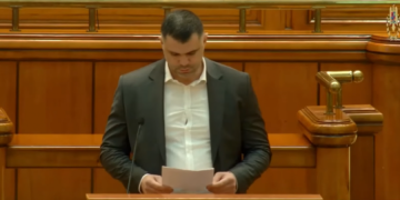 Greu rolul de parlamentar! Daniel Ghiță, copleșit de citirea propriului discurs în Parlament