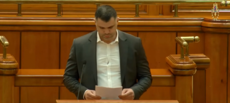 Greu rolul de parlamentar! Daniel Ghiță, copleșit de citirea propriului discurs în Parlament