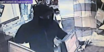 Un student la medicină a fost arestat după ce a furat banii din farmacii