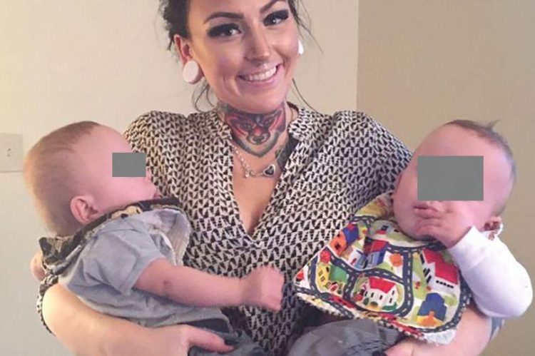 O mămică a murit salvându-şi gemenii într-un cumplit accident de maşină