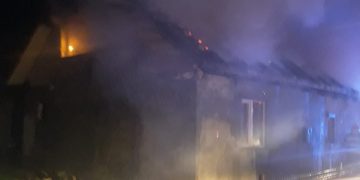 Pagube însemnate la Dumbrăviţa, după ce o casă a luat foc – foto