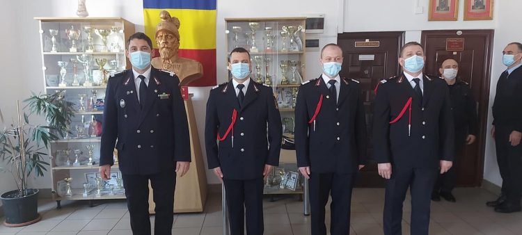 Festivitate de înaintare în gradul următor înainte de termen a cinci cadre militare la ISU MARAMUREŞ
