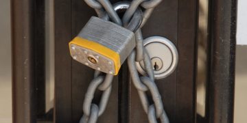 Guvernul vrea să închidă cluburile și restaurantele care nu respectă regulile Covid-19