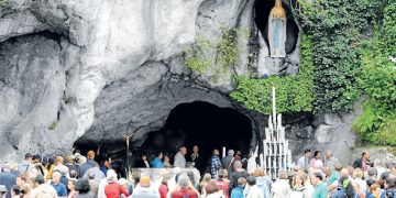 Amănunte despre miracolele de la Lourdes