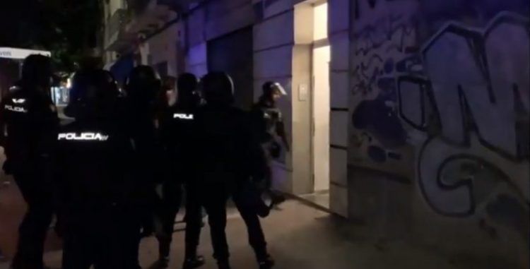 Prostituție, trafic de droguri și persoane. Procurorii au descins în toiul nopții în Baia Mare