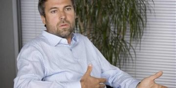 A murit Petr Kellner, patronul PRO TV, după ce elicopterul în care se afla s-a prăbușit în Alaska