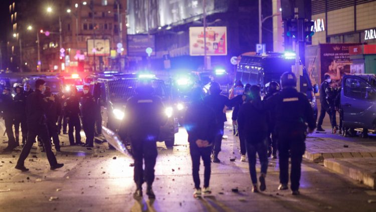Proteste anti-restricții în 70 de localități din țară. Au fost date 650 de amenzi, de peste 400.000 de lei