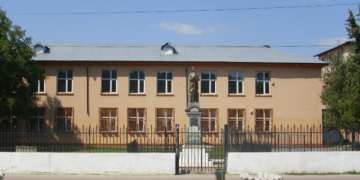 Relații intime între minori, chiar în toaleta școlii! Replica directoarei: „Nu a durat foarte mult, ci chiar foarte puțin”