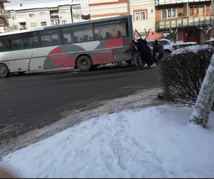 Cei 3 mușchetari se întâlnesc la Sighetu Marmației să mute autocarul