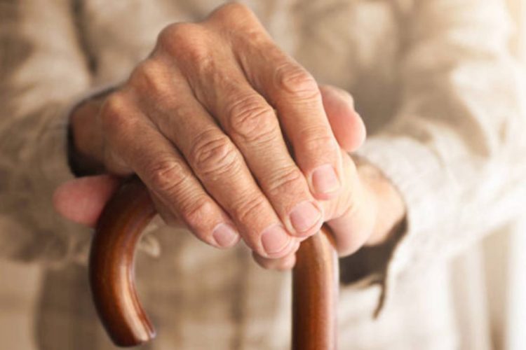 ONU avertizează: În plină PANDEMIE, discriminarea vârstnicilor a EXPLODAT