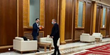 Vlad Voiculescu, fără mască în Parlament