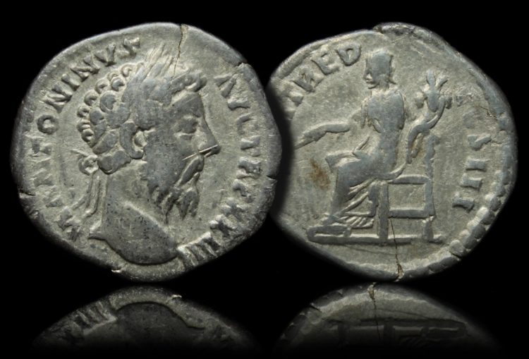 „Tezaurul de denari romani de la Berchezoaia”, expoziţie numismatică la Muzeul Județean de Istorie și Arheologie Maramureș