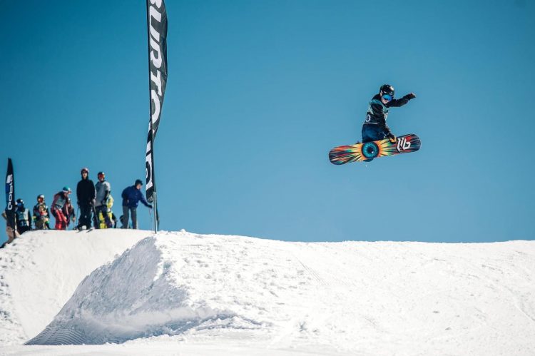 Băimărenii Patric Iluţ şi Laura Zanetti, campioni naționali la CN de snowboard al României – foto