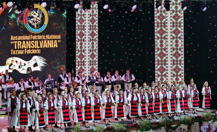 Concert de pricesne oferit de Ansamblul Național Transilvania de Florii și de Paște