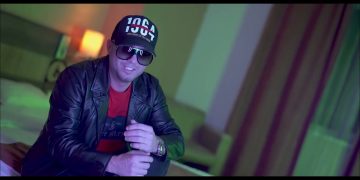 Un manelist cunoscut, bătut la o petrecere la Vişeu de Sus, unde fusese chemat să cânte. Agresorii i-au întins o capcană și l-au bătut şi pe prietenul lui