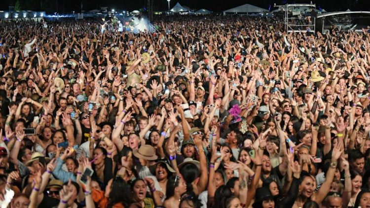 Cel mai mare concert cu public, de la debutul pandemiei de coronavirus, a avut loc în Noua Zeelandă