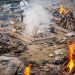 Dezastrul umanitar din India. Cadavrele sunt incinerate în parcuri și pe străzi
