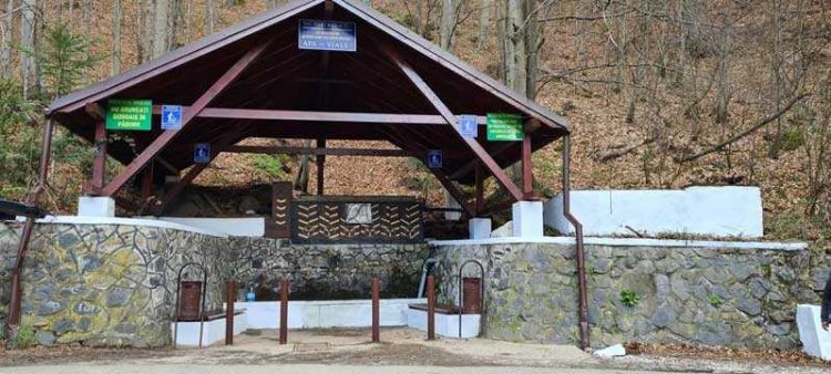 Izvorul de apă de la Nistru a fost amenajat