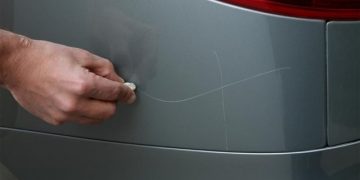 Un  bărbat de 36 ani a zgâriat o maşină parcată pe strada Basarabiei provocând un prejudiciu de 5.000 de lei