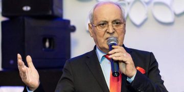 Cântăreţul Nelu Ploieşteanu a murit la 70 de ani, răpus de COVID, după două săptămâni în stare critică la spital