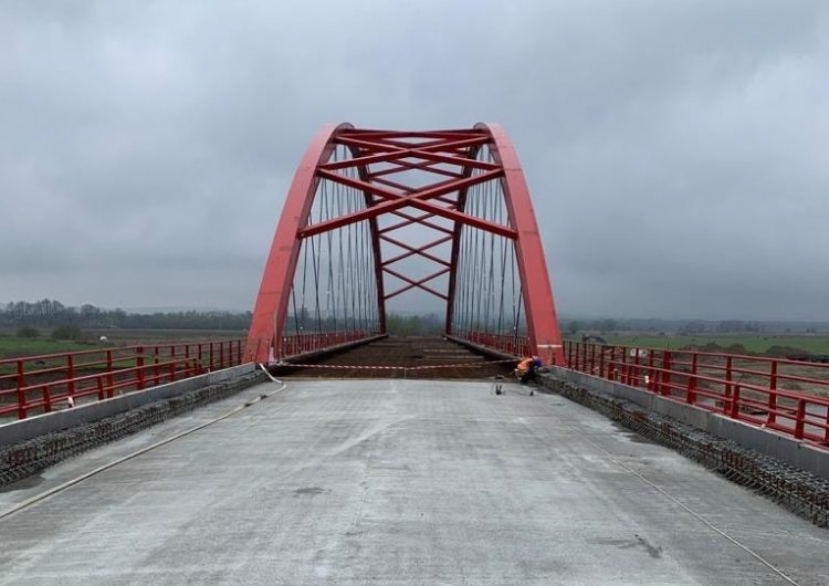 Podul peste Someş, care leagă Satu Mare de Maramureş, este aproape finalizat