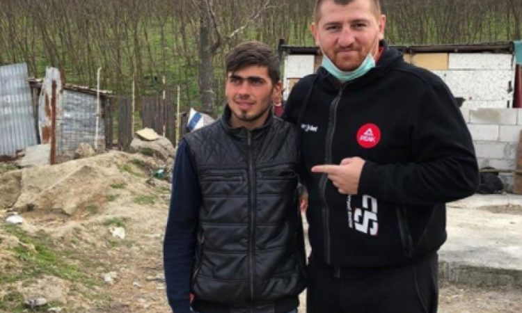 Tânărul care a mers călare la maternitate, a vândut casa primită de la Moroșanu. Ce face azi Sergiu