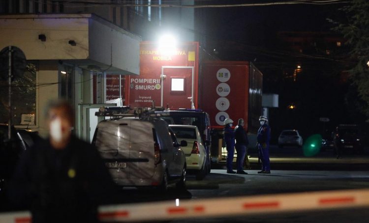 Raed Arafat dezminte că instalația de oxigen a fost montată greșit la Victor Babeş. Trei persoane au murit în seara de luni