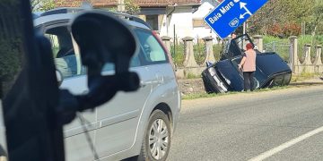 Parcare laterală efectuată cu brio, într-un șanț din Șomcuta Mare