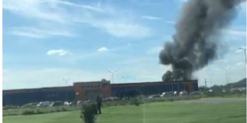 Incendiu puternic la intrarea in Baia Mare – FOTO si VIDEO