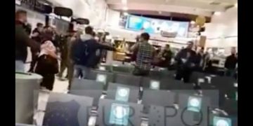 Bătaie generală pe Aeroportul din Londra între mai mulți etnici romi care așteptau avionul să revină în România