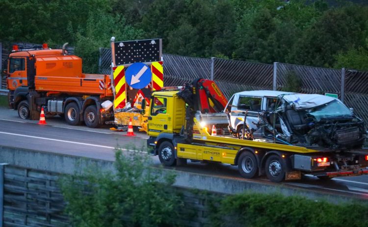 Tragedie în Austria. Doi români morți și patru răniți după ce un microbuz s-a izbit de un camion pe autostradă