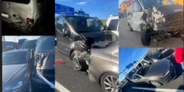 La un pas de tragedie. Şoferul unui microbuz cu români a intrat într-o altă maşină în Ungaria