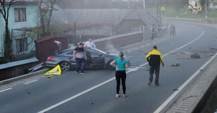 Accident groaznic în Mara. Mașina s-a făcut praf!