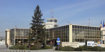 Doi sigheteni și un ruscovean prinși pe aeroportul din Cluj cu buletine medicale COVID false
