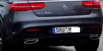 Cu cât şi de ce a fost amendat şoferul unei maşini de lux