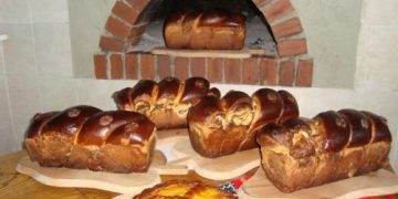 De Paşte, ouă roşii, miel, pască şi legenda iepuraşului plin de daruri