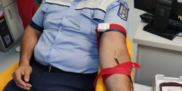Poliţiştii rutieri maramureşeni solidari cu persoanele care au nevoie de sânge