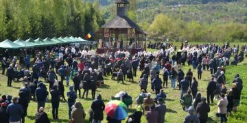 PS Călin Bot la Cimitirul Săracilor din Sighet: „Ce har de a fi urmași de sfinți martiri!”