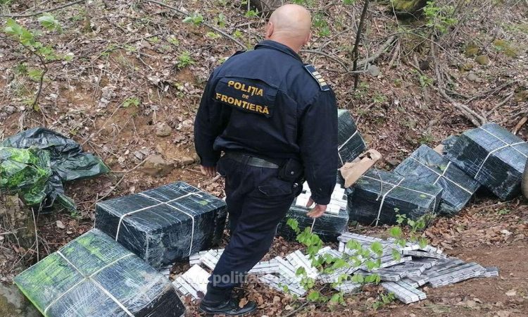 Urmărire în trafic a contrabandiştilor şi 22.000 pachete țigări descoperite la frontiera de nord