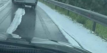 La Șișești totul a fost alb în 15 minute. Grindina și furtunile, un pericol pentru maramureșeni