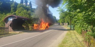 Tăuții-Măgherăuș: Mașină aprinsă în mers
