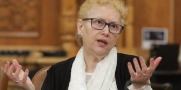 Renate Weber a fost revocată din funcția de Avocat al Poporului. Ne batem joc de ultima redută a democrației