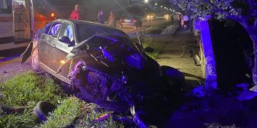 I-A “ZBURAT” O ROATĂ: BĂIMĂREAN CU BMW IMPLICAT ÎNTR-UN ACCIDENT LA FUNDĂTURA