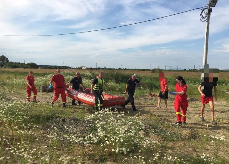 Un tânăr de 20 de ani s-a înecat în această după-masă în balastiera de la Ciuperceni