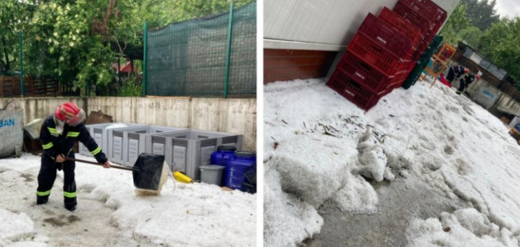 Vara e ca iarna: Grindină ridicată cu lopata din curţile oamenilor