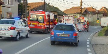 ACCIDENT CU DOUĂ MAȘINI IMPLICATE ÎN LĂPUȘEL. DOUĂ PERSOANE RĂNITE