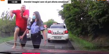 Ca-n Vestul Sălbatic. Un bărbat a fost urmărit și bătut în trafic de trei indivizi, chiar sub ochii polițiștilor