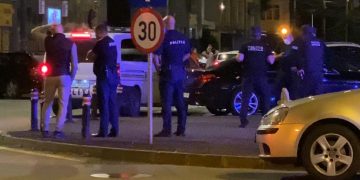 POLIȚIȘTI ȘI MASCAȚI AU NĂVĂLIT ÎN CLUBURILE DE NOAPTE DIN BAIA MARE