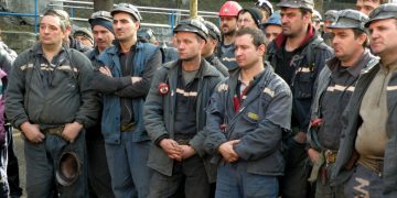 Peste 8.000 de angajaţi din România, disponibilizaţi. Ei vor primi plăţi compensatorii aproape patru ani