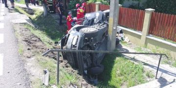 Accident cu şase victime, după ce un şofer care venea din Spania a depăşit o coloană de maşini